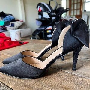 Journee Collection Tanzi Pump